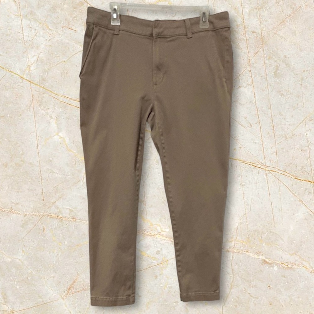 Banana Republic Women’s Tan Pants. Size 12